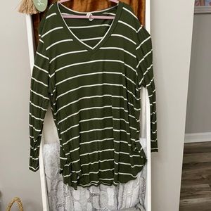 V neck striped tee